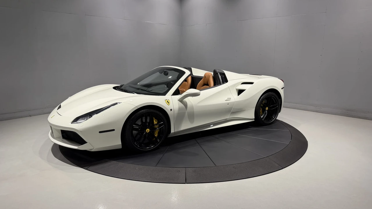 2018 Ferrari 488 Spider - Image 29 of 31