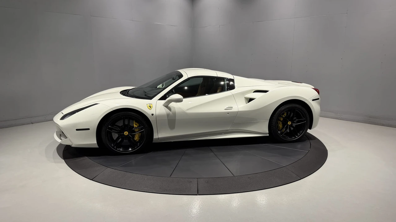 2018 Ferrari 488 Spider - Image 28 of 31