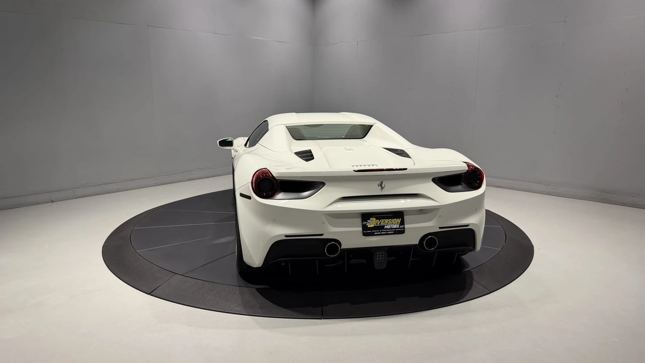 2018 Ferrari 488 Spider - Image 22 of 31
