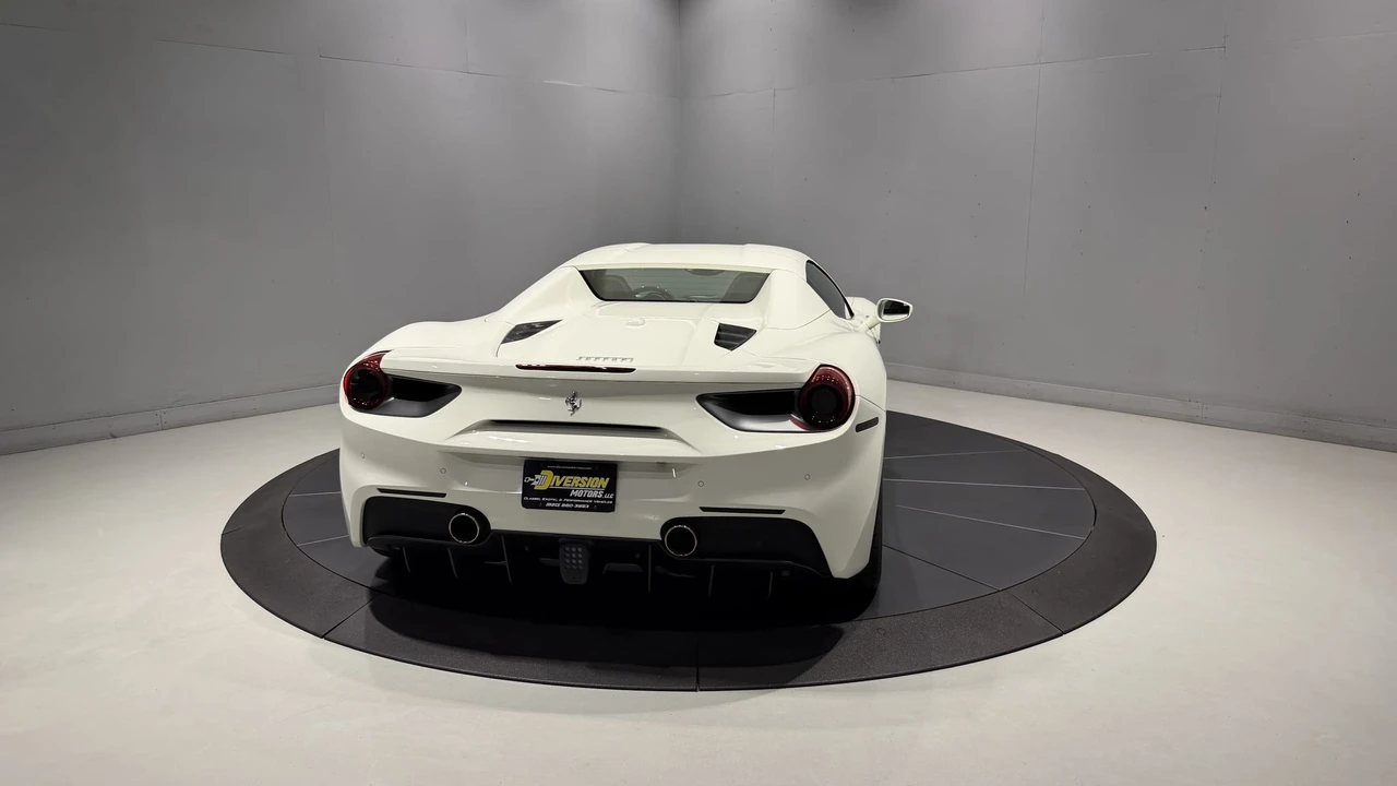 2018 Ferrari 488 Spider - Image 19 of 31
