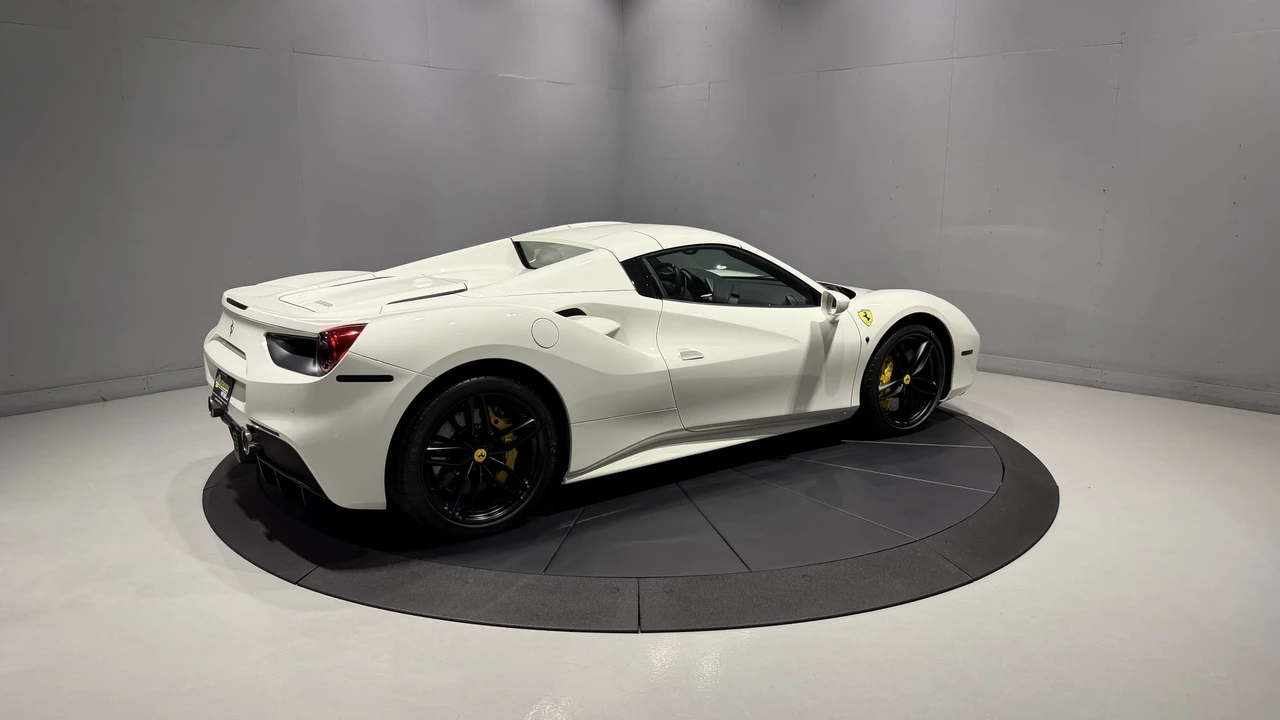 2018 Ferrari 488 Spider - Image 16 of 31