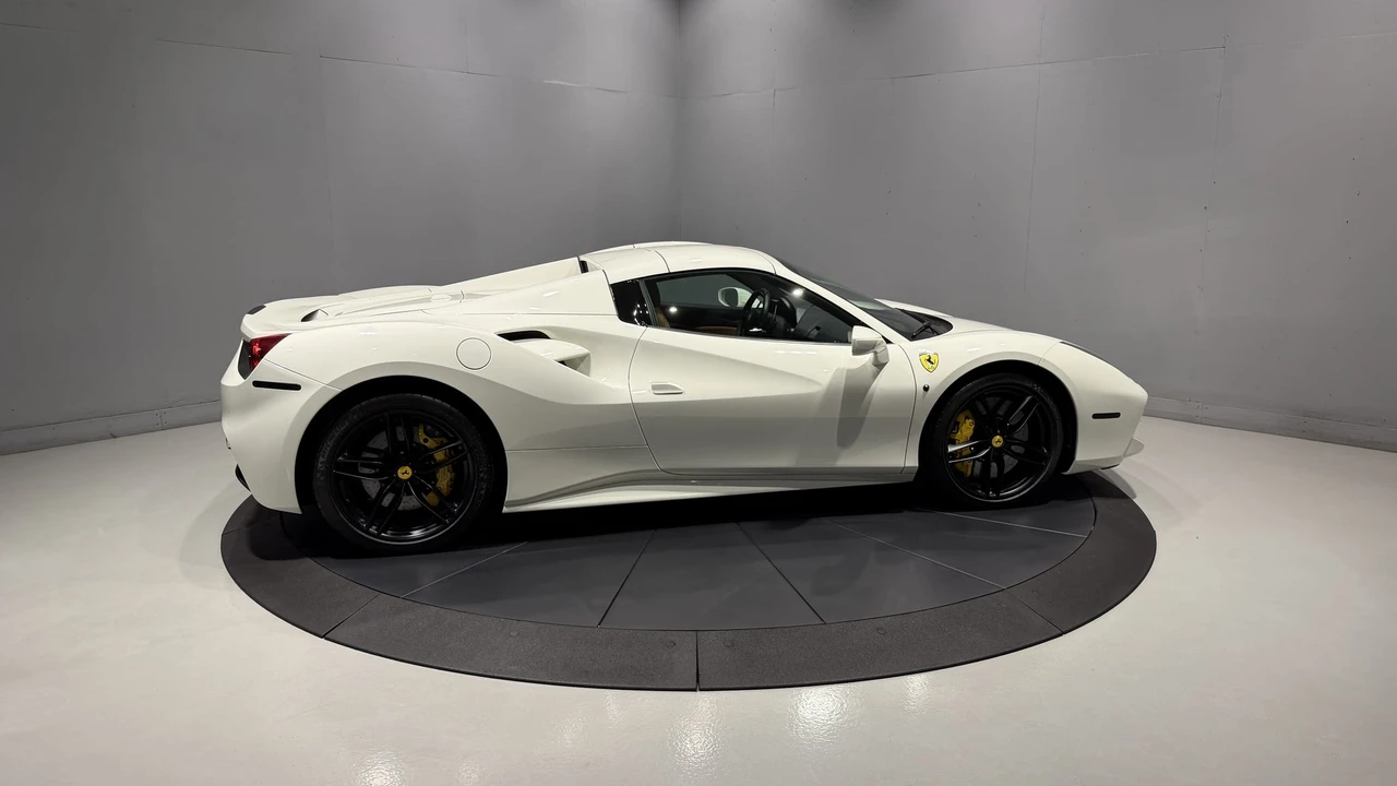 2018 Ferrari 488 Spider - Image 13 of 31