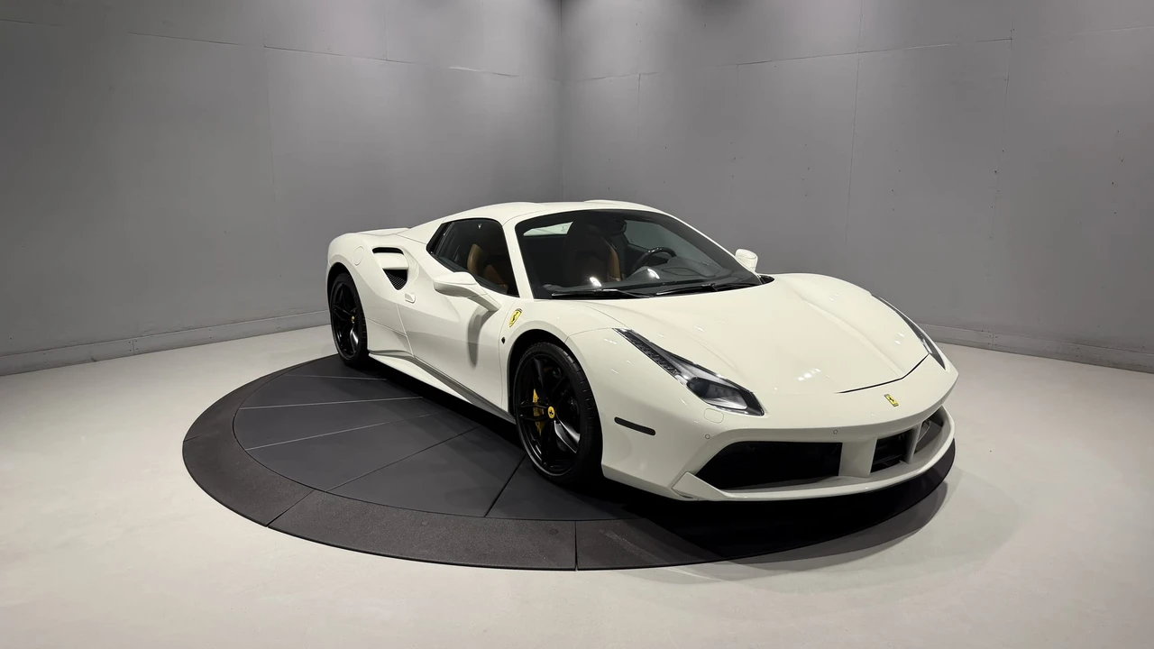 2018 Ferrari 488 Spider - Image 9 of 31