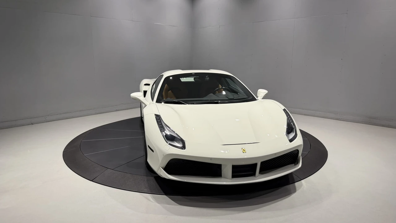 2018 Ferrari 488 Spider - Image 8 of 31