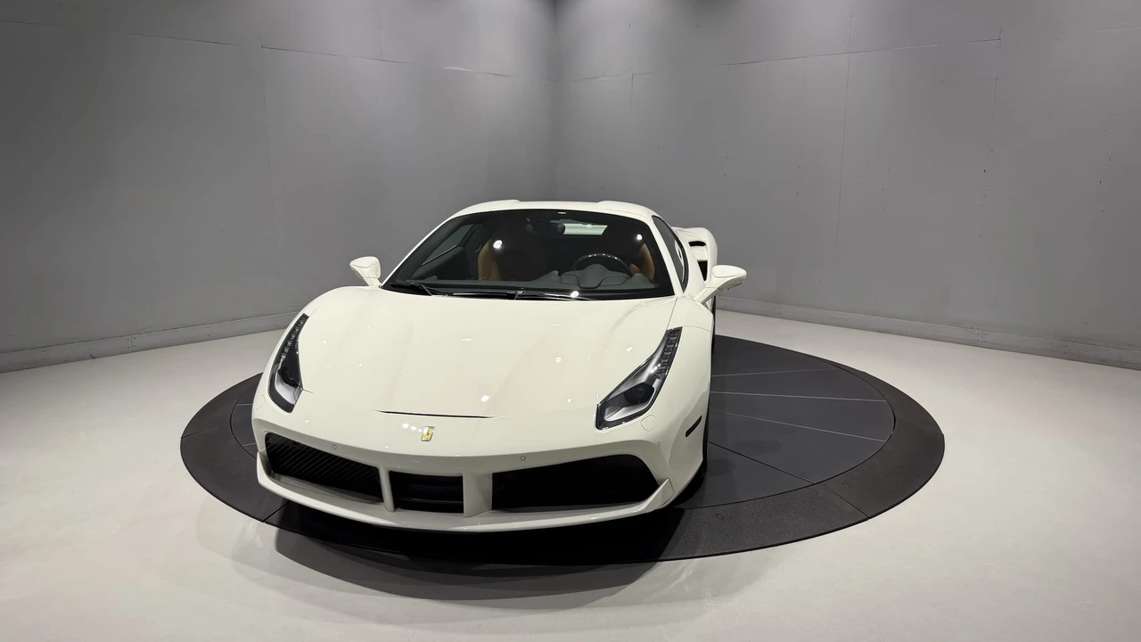 2018 Ferrari 488 Spider - Image 5 of 31