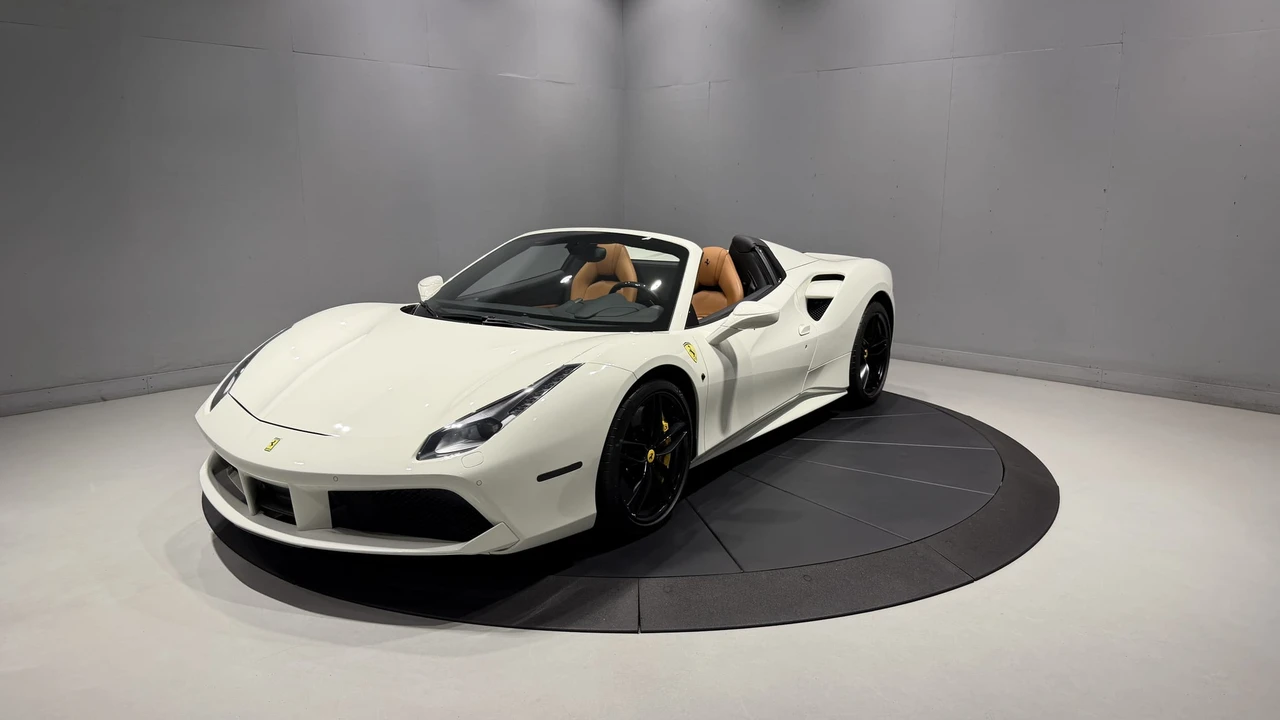 2018 Ferrari 488 Spider - Image 31 of 31