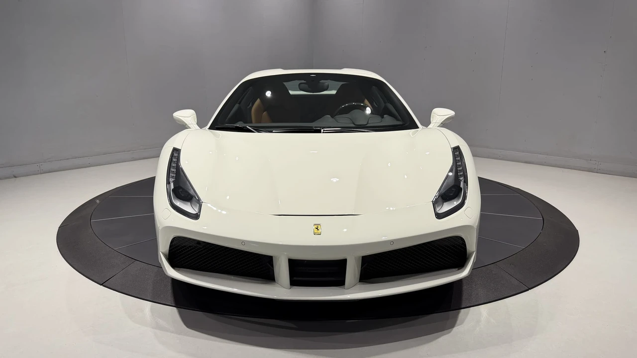 2018 Ferrari 488 Spider - Image 6 of 31