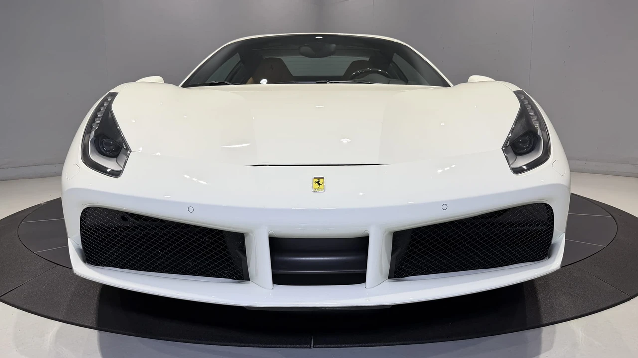 2018 Ferrari 488 Spider - Image 7 of 31
