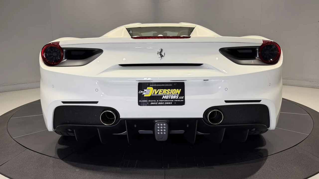 2018 Ferrari 488 Spider - Image 21 of 31