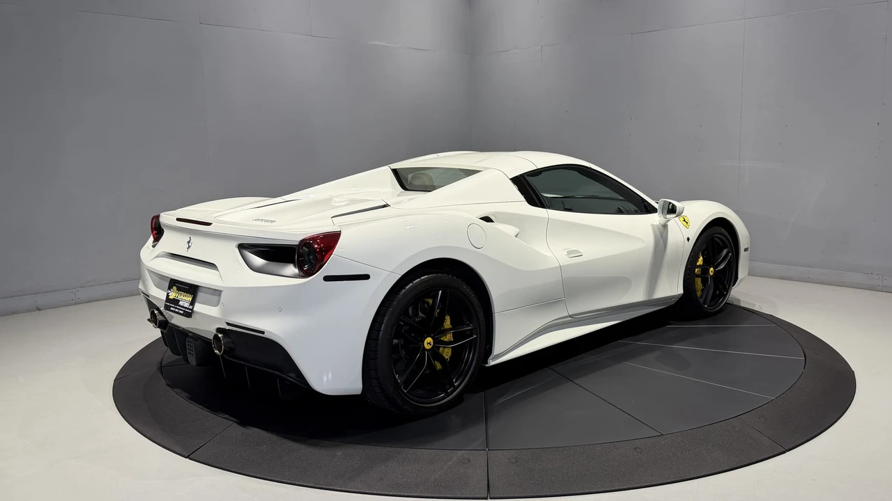 2018 Ferrari 488 Spider - Image 17 of 31