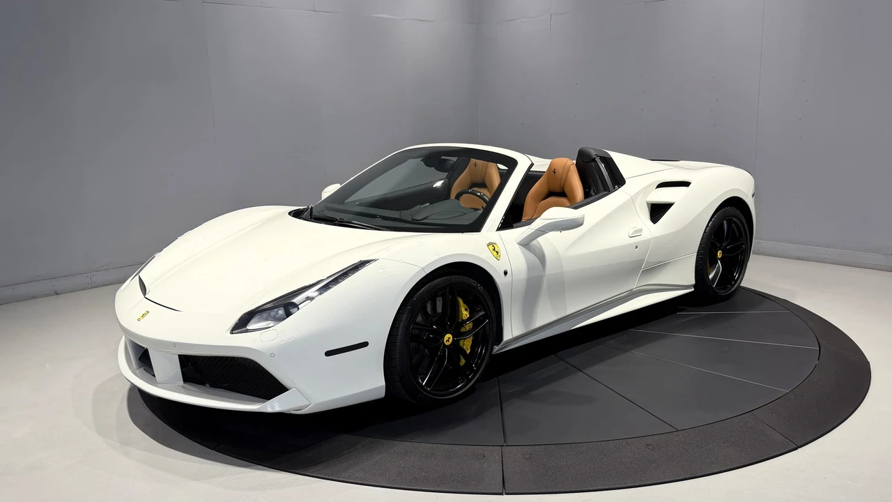 2018 Ferrari 488 Spider - Image 30 of 31