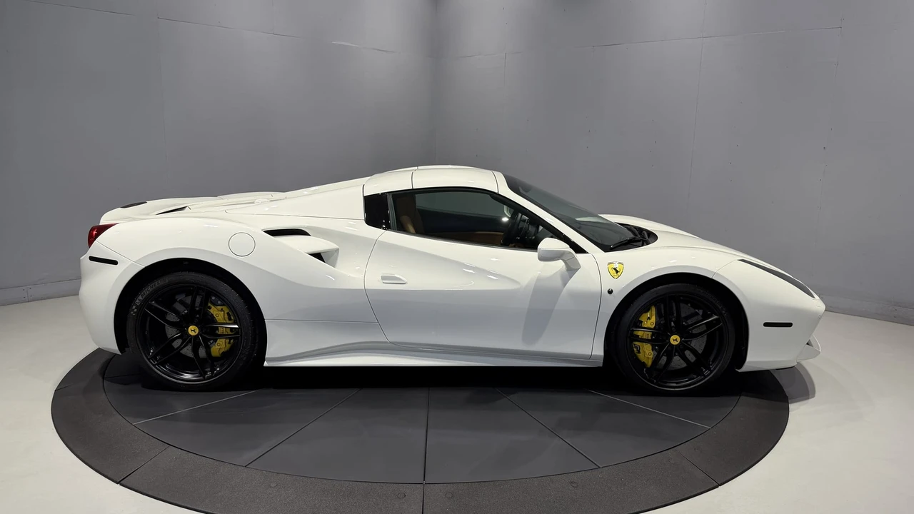 2018 Ferrari 488 Spider - Image 12 of 31
