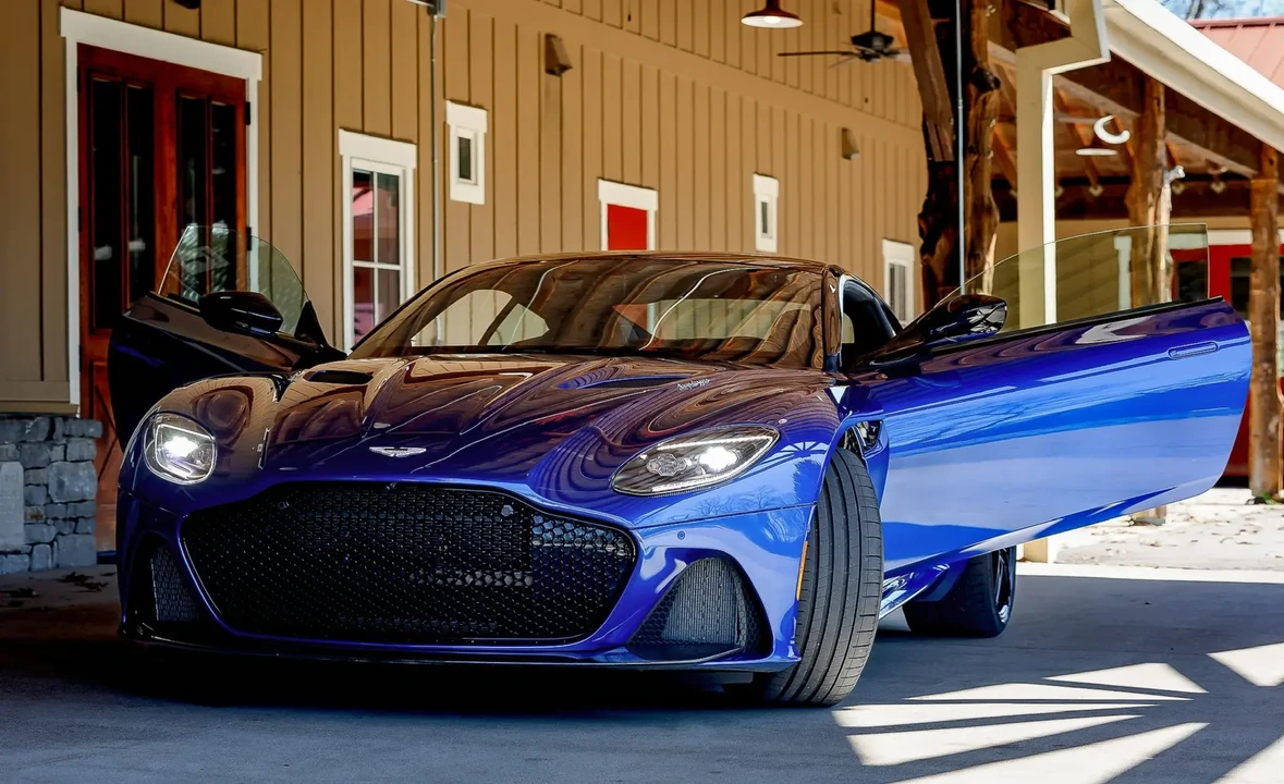 2019 Aston Martin DBS Superleggera - Image 5 of 6