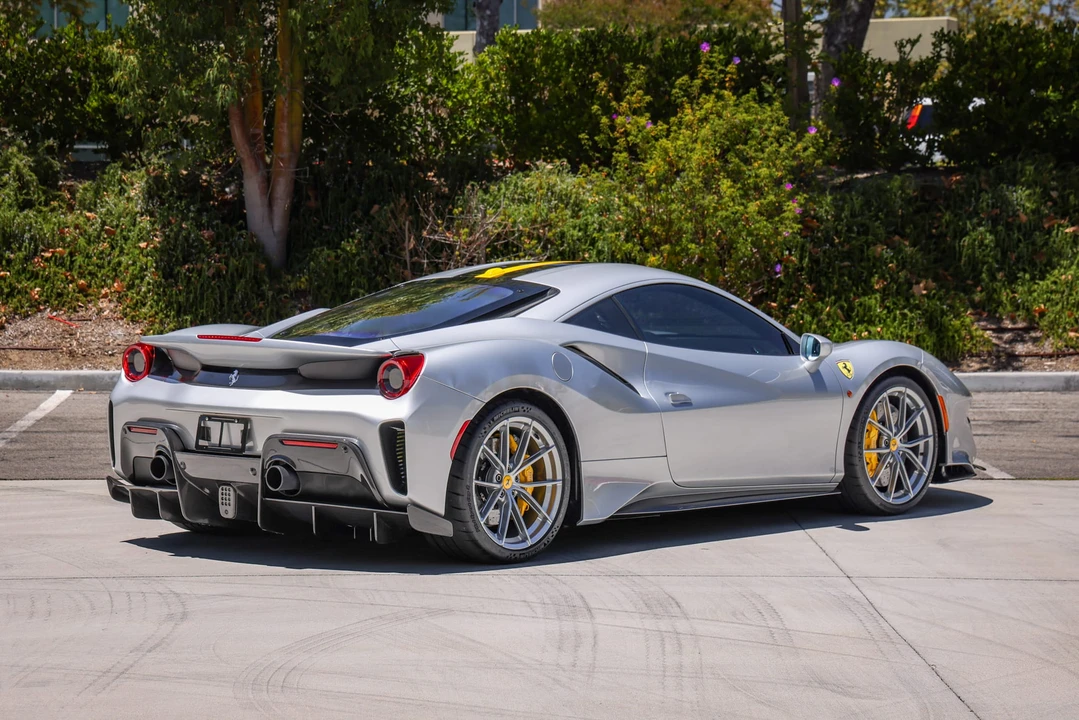 2019 Ferrari 488 Pista - Image 15 of 31