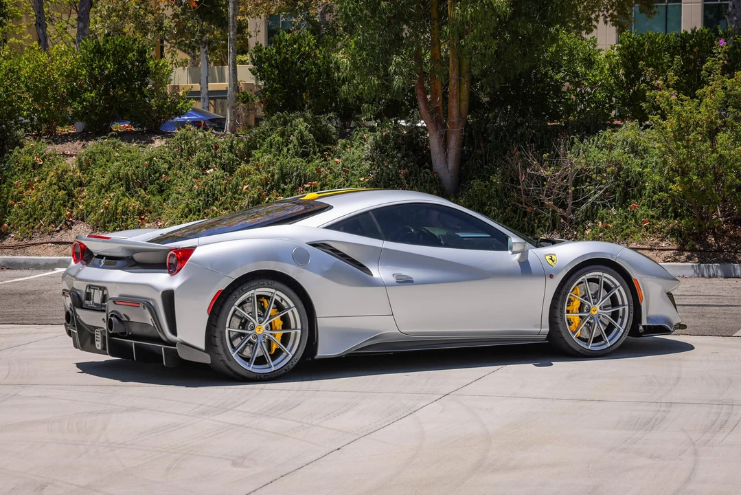 2019 Ferrari 488 Pista - Image 16 of 31
