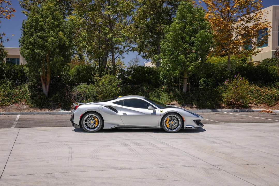 2019 Ferrari 488 Pista - Image 17 of 31