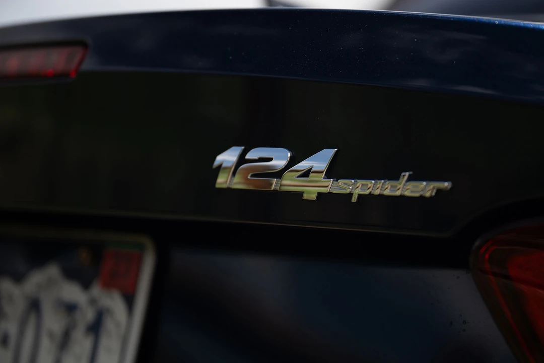 2019 Fiat 124 Spider - Image 17 of 31