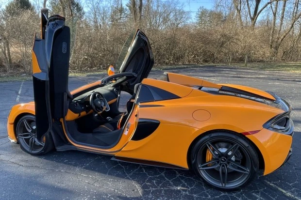 2020 McLaren 570S Spider - Image 2 of 7