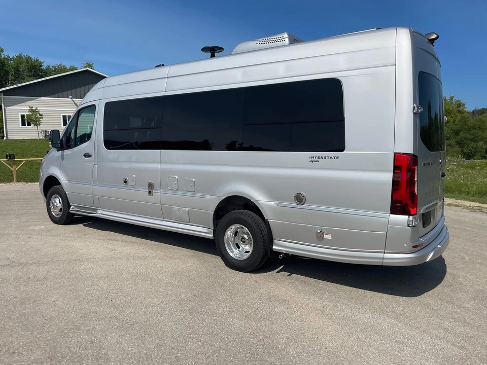 2021 Airstream - Image 4 of 31