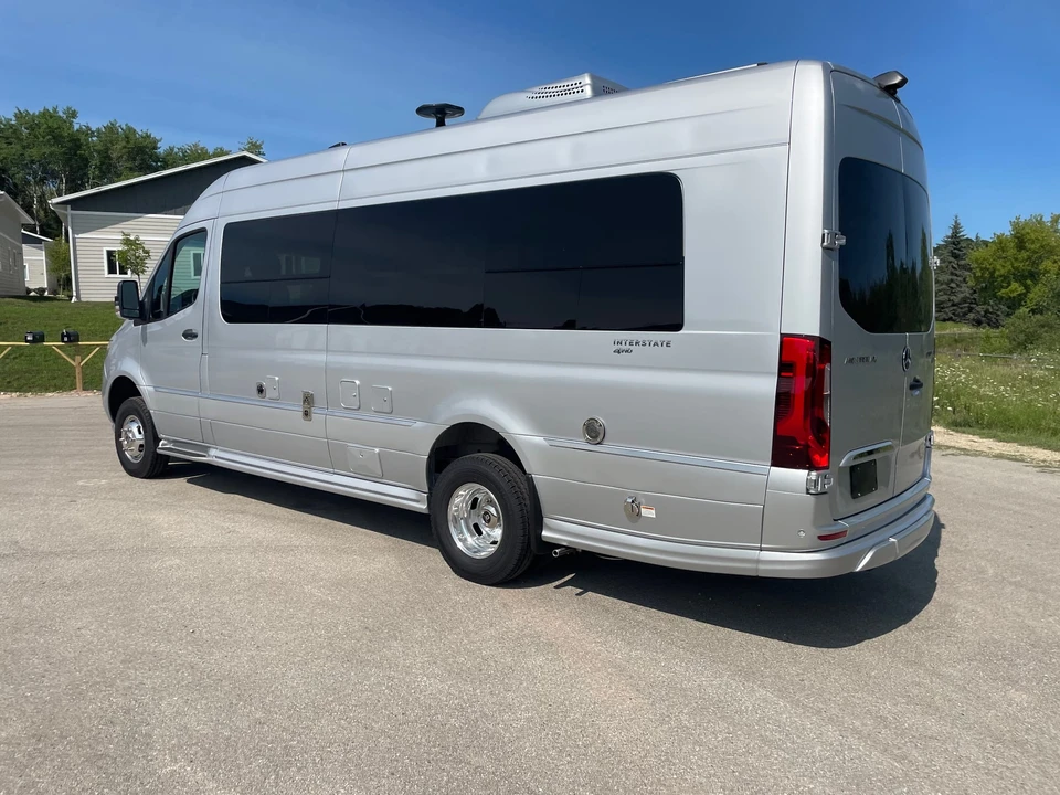 2021 Airstream - Image 5 of 31