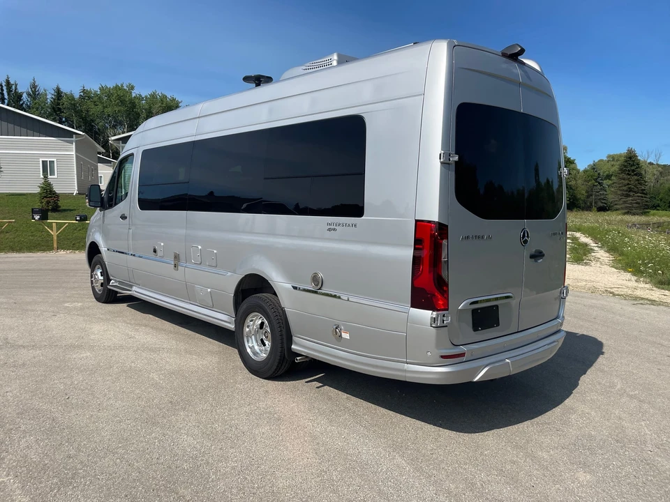 2021 Airstream - Image 6 of 31