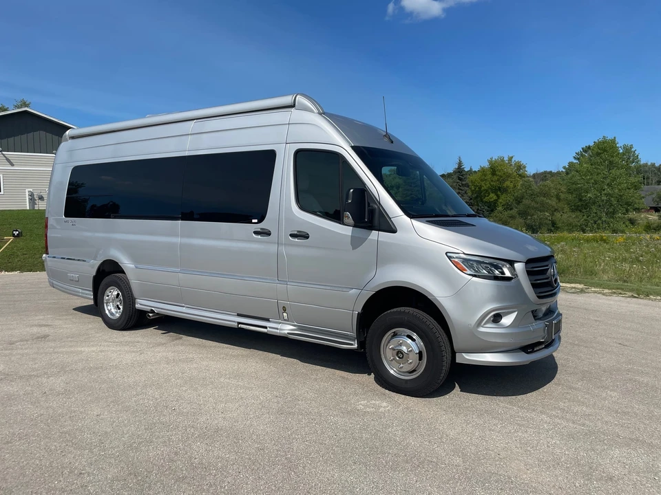 2021 Airstream - Image 25 of 31