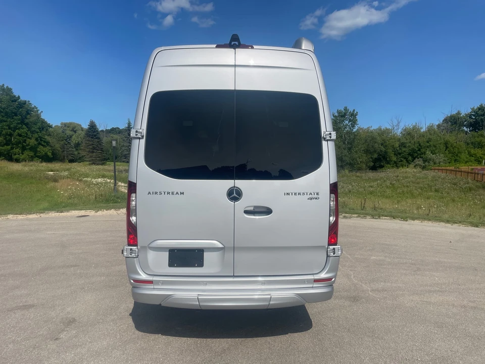 2021 Airstream - Image 9 of 31