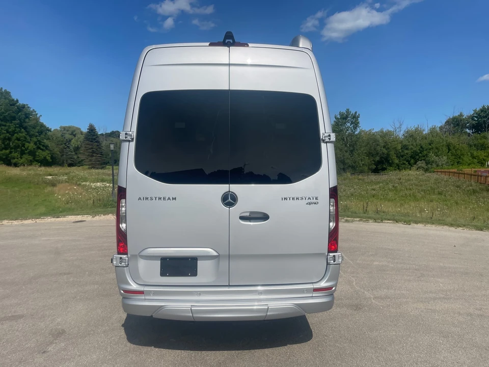 2021 Airstream - Image 10 of 31