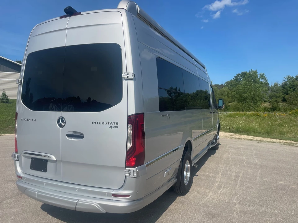 2021 Airstream - Image 11 of 31