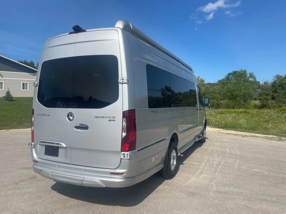 2021 Airstream - Image 13 of 31
