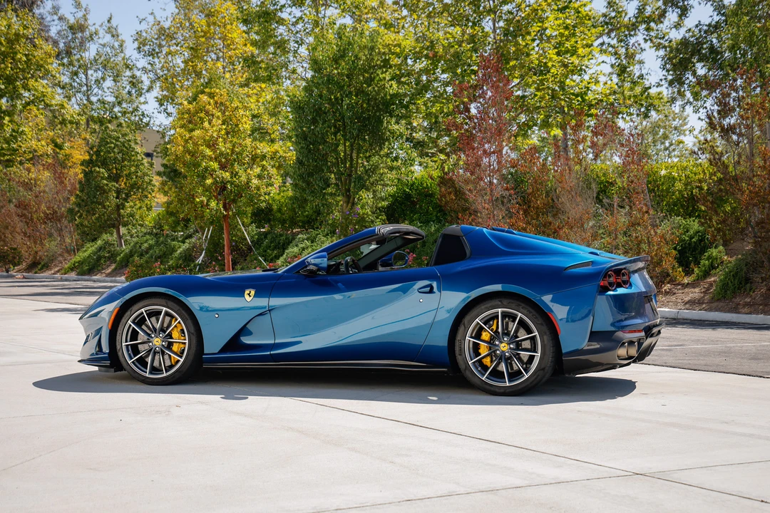2021 Ferrari 812 GTS - Image 8 of 31
