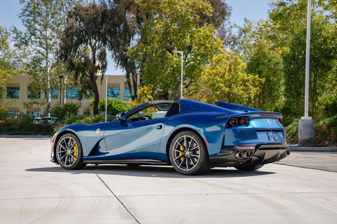 2021 Ferrari 812 GTS - Image 9 of 31