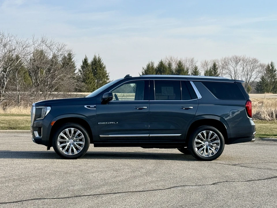 2021 GMC Yukon 5th Gen - Image 15 of 31