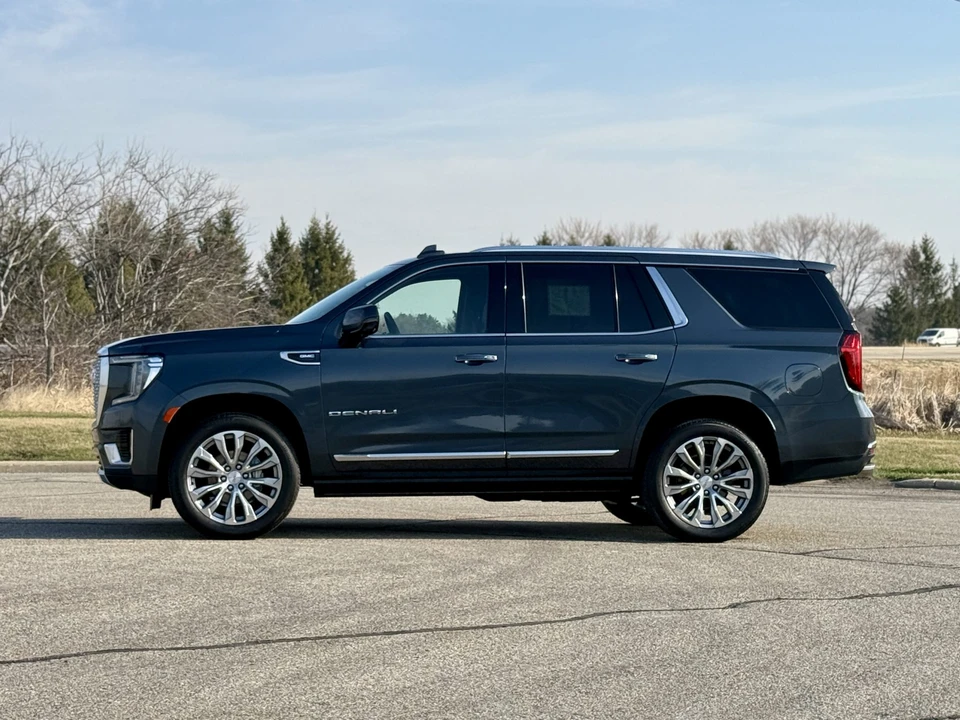 2021 GMC Yukon 5th Gen - Image 16 of 31