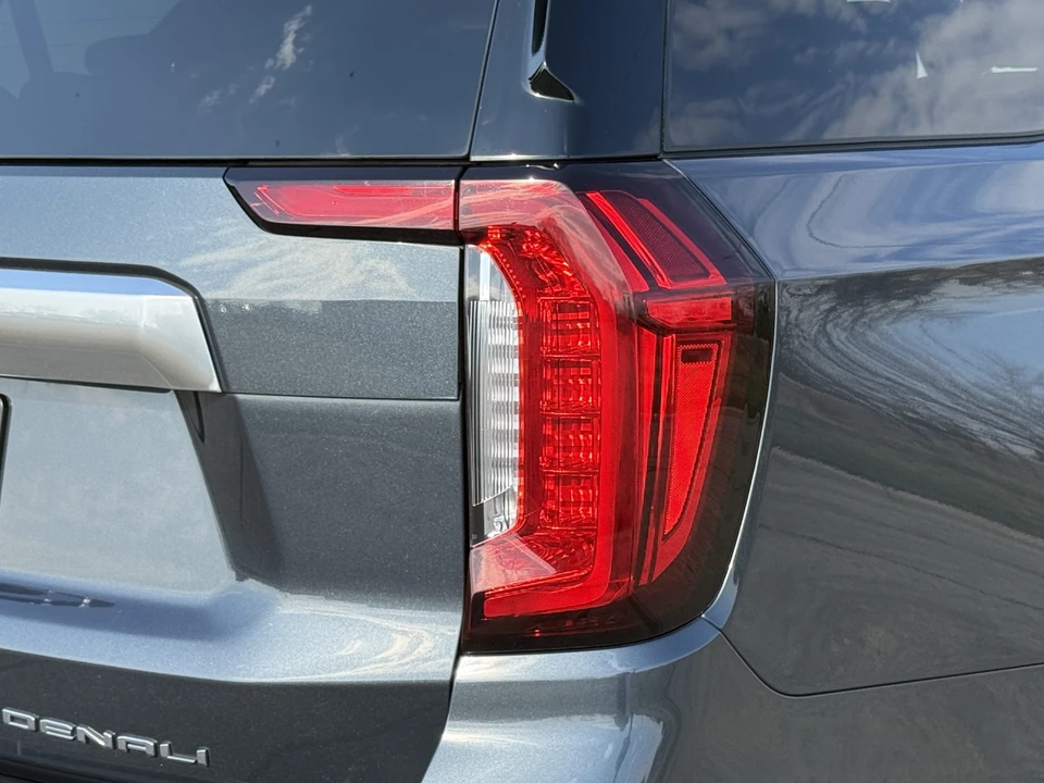 2021 GMC Yukon 5th Gen - Image 24 of 31