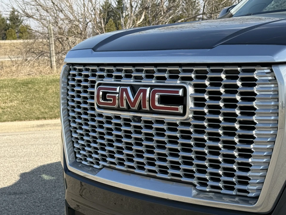 2021 GMC Yukon 5th Gen - Image 19 of 31