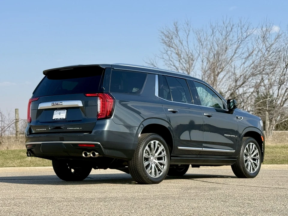 2021 GMC Yukon 5th Gen - Image 10 of 31