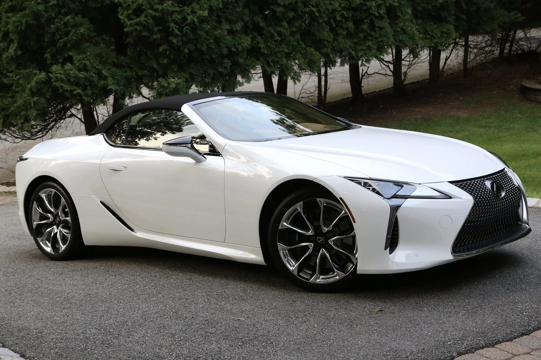 2021 Lexus LC - Image 21 of 31