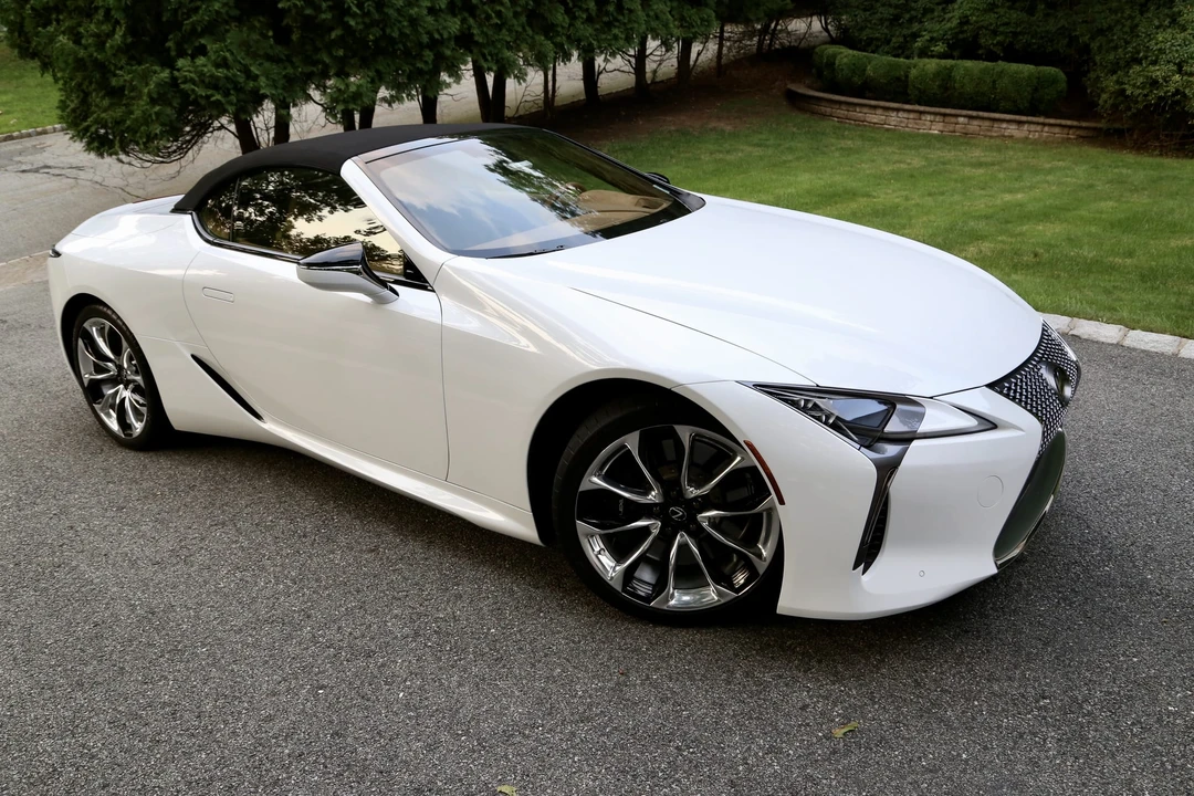 2021 Lexus LC - Image 23 of 31