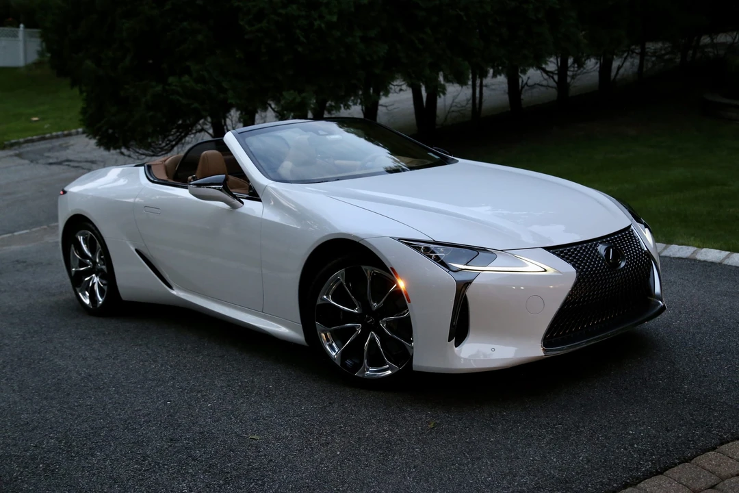 2021 Lexus LC - Image 7 of 31