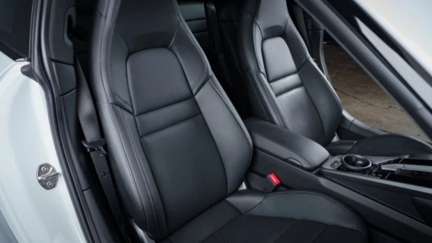 2021 Porsche 992 Carrera 4 - Image 4 of 8