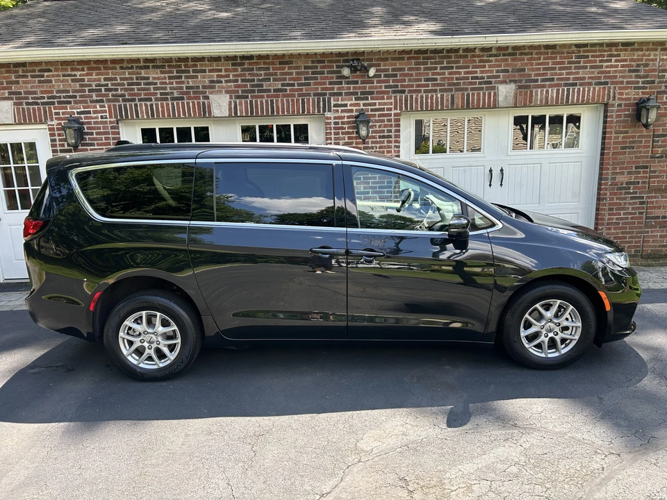 2022 Chrysler - Image 18 of 31