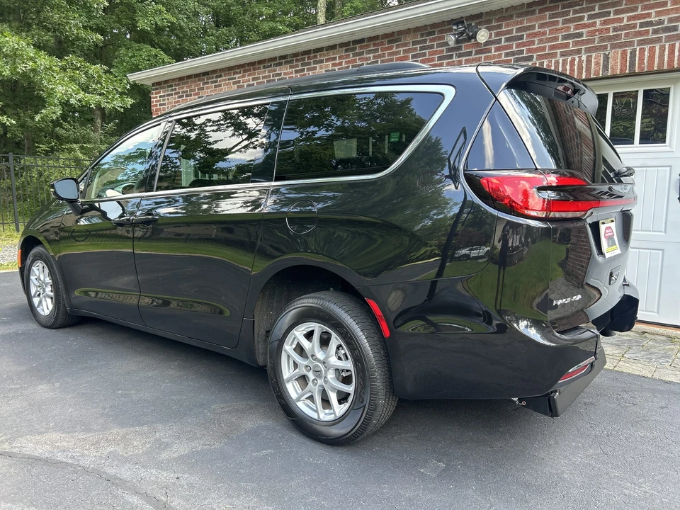 2022 Chrysler - Image 11 of 31
