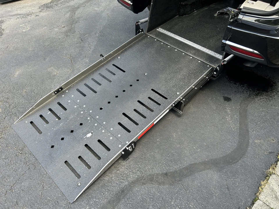 2022 Chrysler - Image 21 of 31