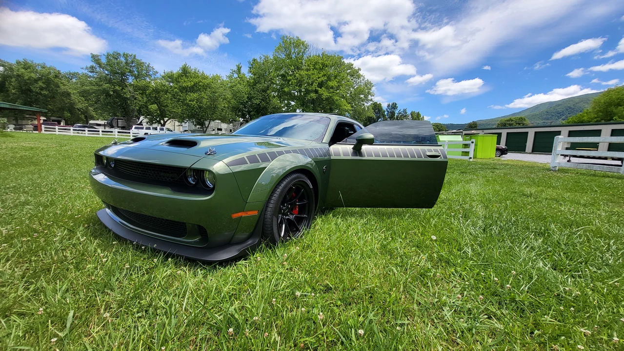 2022 Dodge Challenger SRT Hellcat 3rd Gen - Image 21 of 31