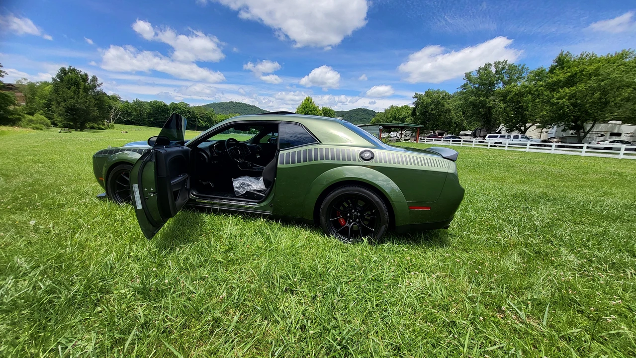 2022 Dodge Challenger SRT Hellcat 3rd Gen - Image 22 of 31