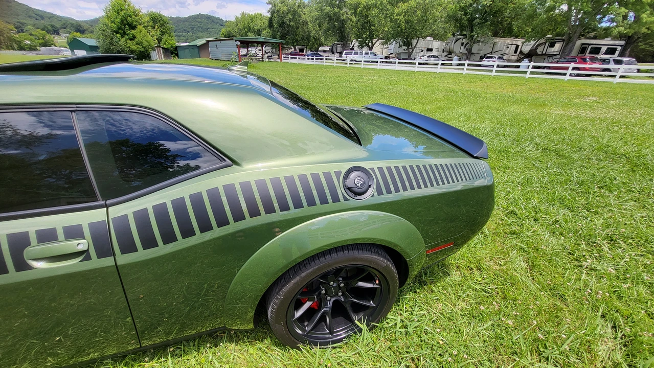 2022 Dodge Challenger SRT Hellcat 3rd Gen - Image 17 of 31