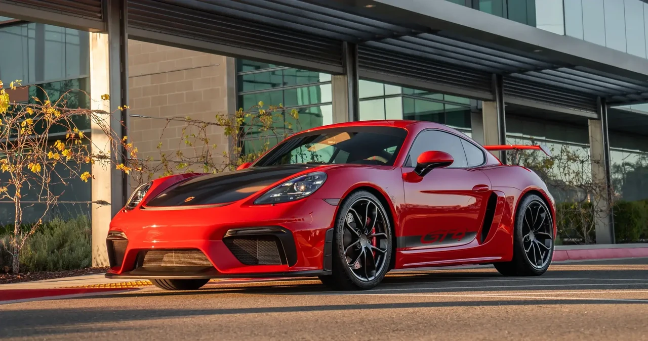 2022 Porsche 718 Cayman GT4 - Image 3 of 6