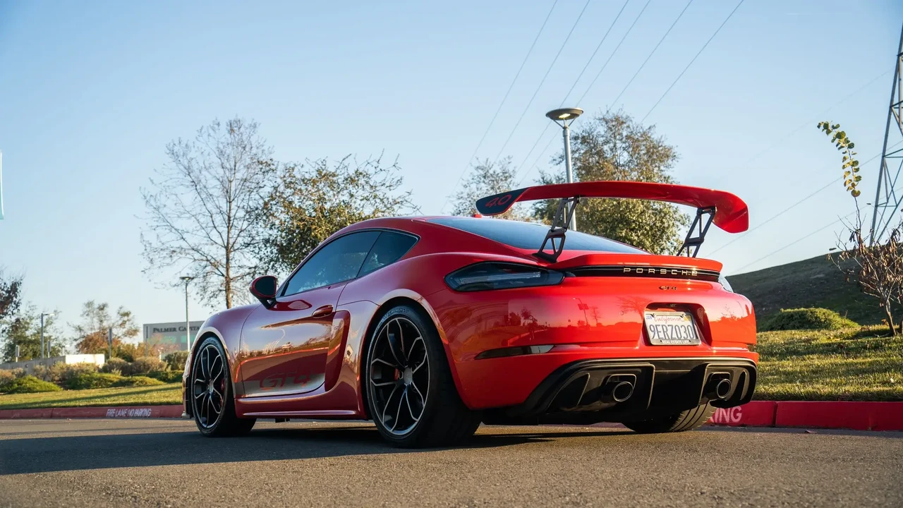 2022 Porsche 718 Cayman GT4 - Image 4 of 6
