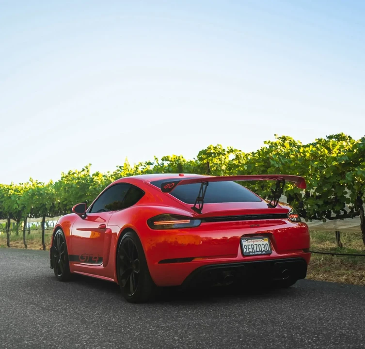2022 Porsche 718 Cayman GT4 - Image 5 of 6
